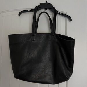 Cuyana Classic Easy Tote (Black)
